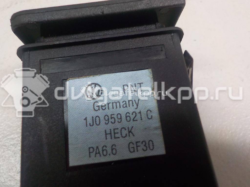 Фото Кнопка обогрева заднего стекла  1J0959621C для Volkswagen Bora / Golf {forloop.counter}}