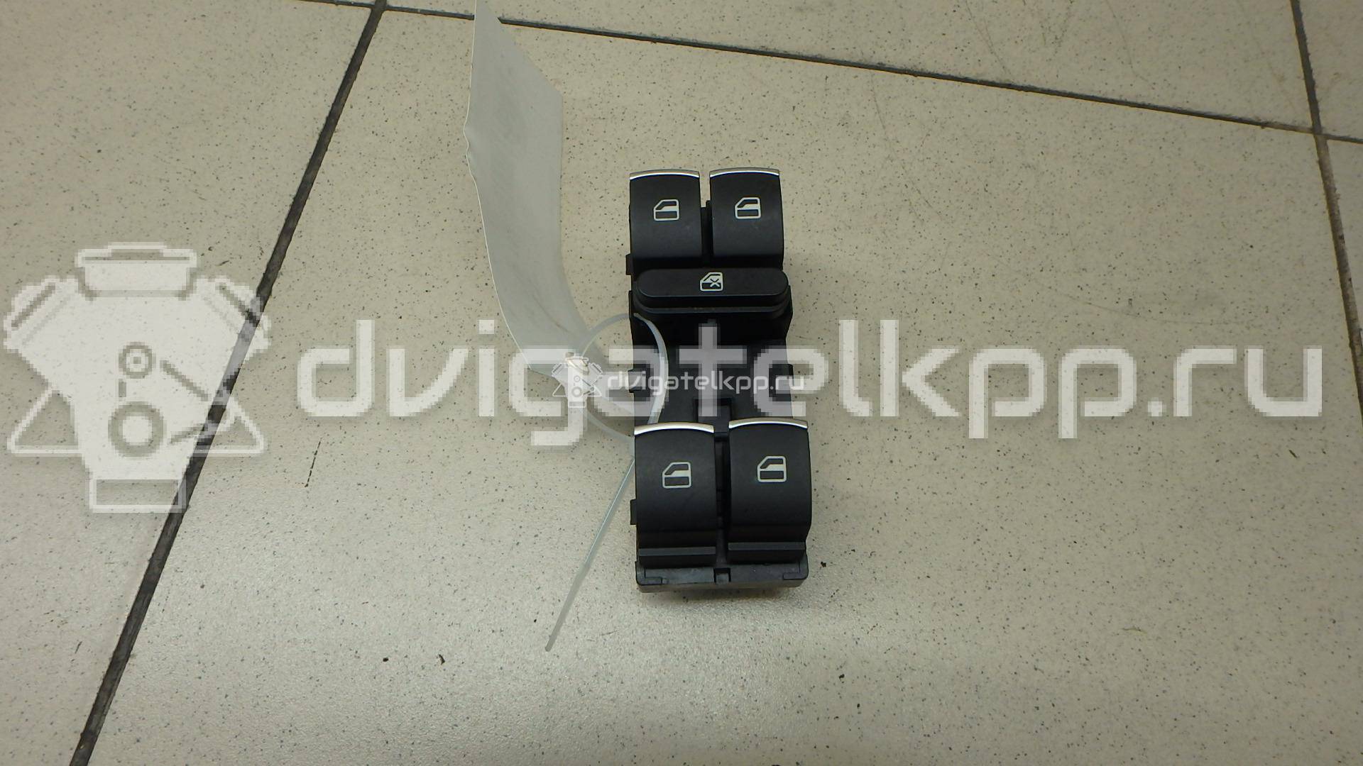 Фото Блок управления стеклоподъемниками  5K4959857 для Volkswagen Tiguan / Touran / Cc / Golf / Passat {forloop.counter}}