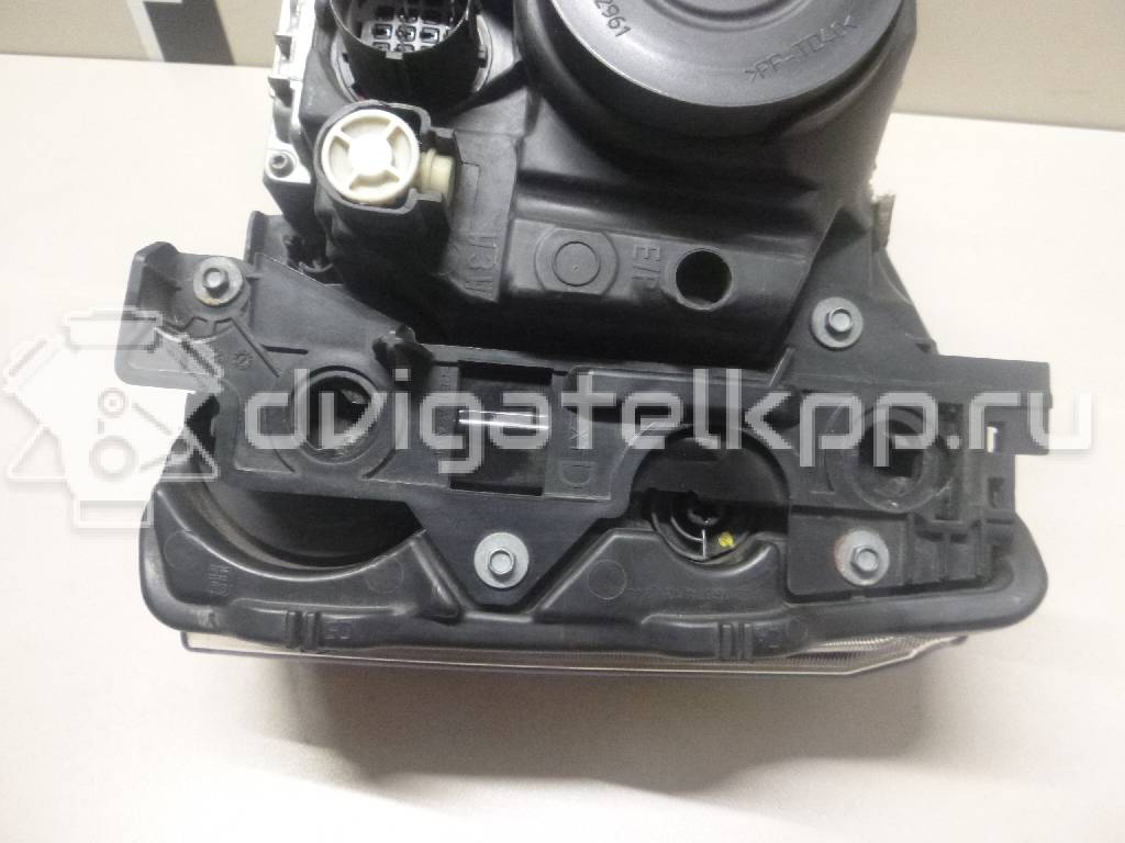 Фото Фара правая  LR023537 для Land Rover Discovery {forloop.counter}}