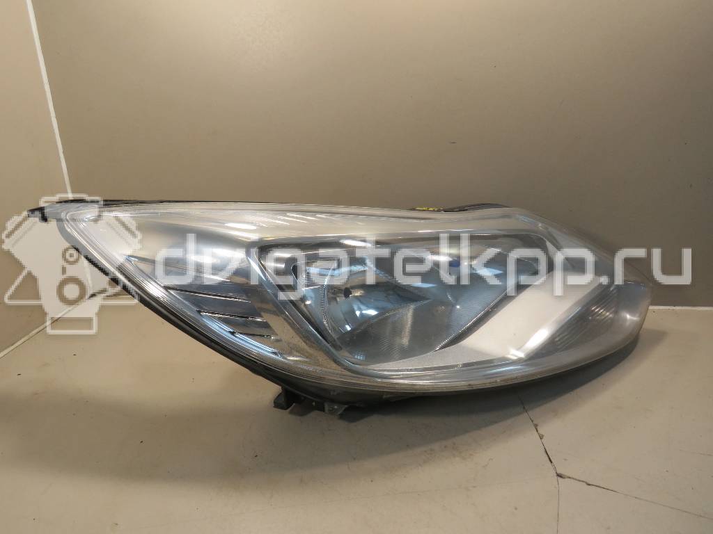 Фото Фара правая  1873925 для Ford Focus {forloop.counter}}