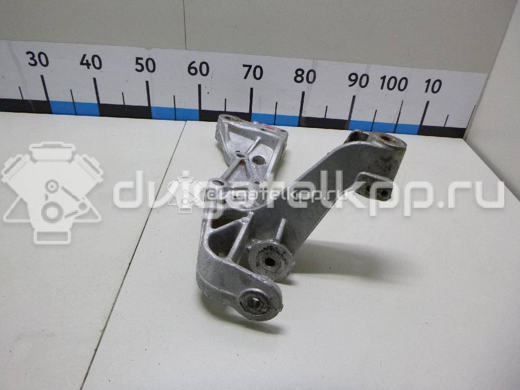 Фото Кронштейн переднего рычага  1K0199295F для Volkswagen Scirocco / Touran / Eos 1F7, 1F8 / Golf / Caddy {forloop.counter}}