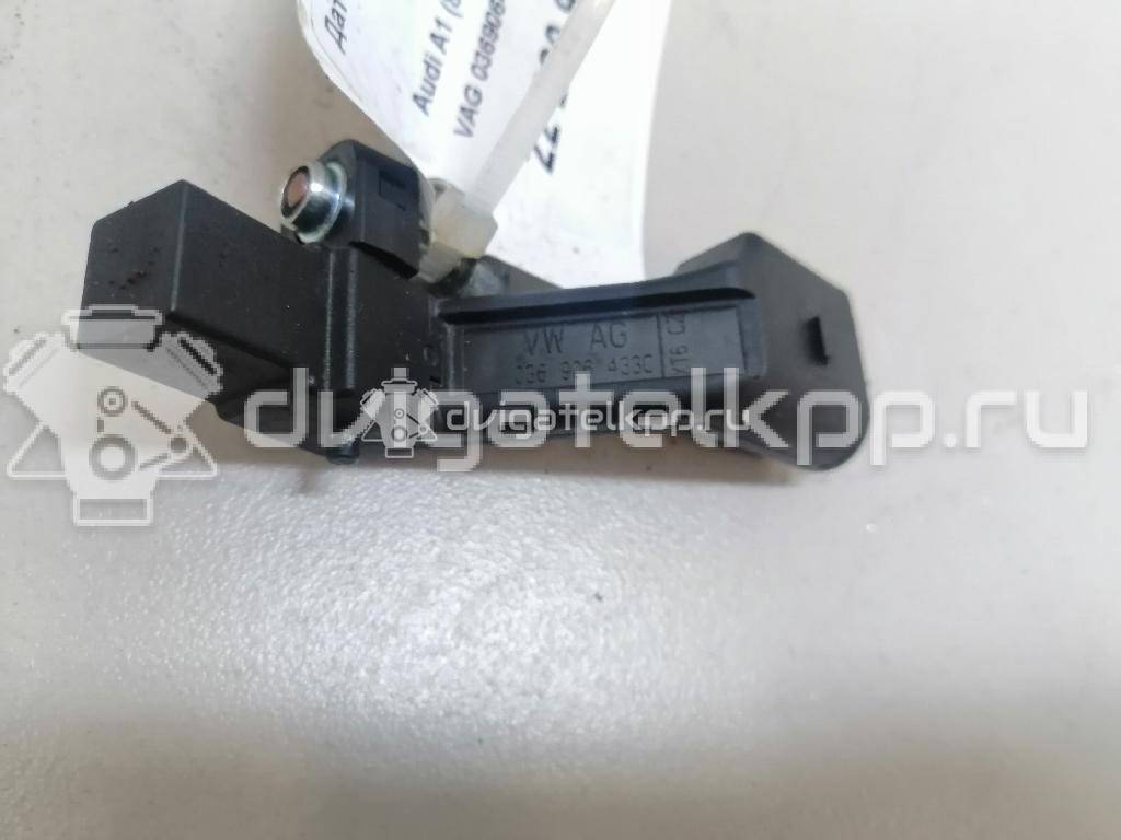 Фото Датчик положения коленвала  036906433C для Volkswagen Scirocco / Tiguan / Touran / Amarok S1B / New Beetle {forloop.counter}}