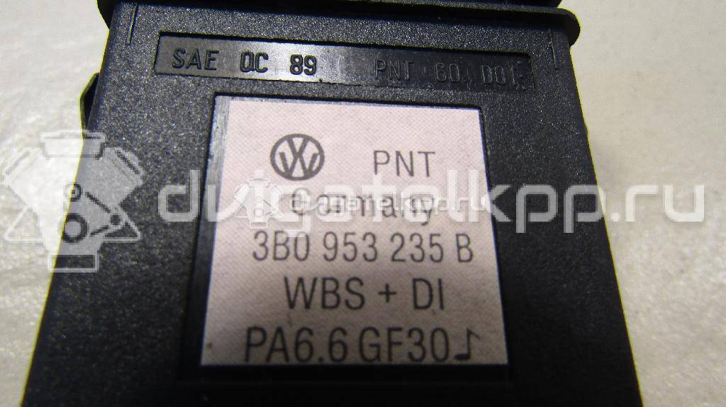 Фото Кнопка аварийной сигнализации  3B0953235B для Volkswagen Passat {forloop.counter}}