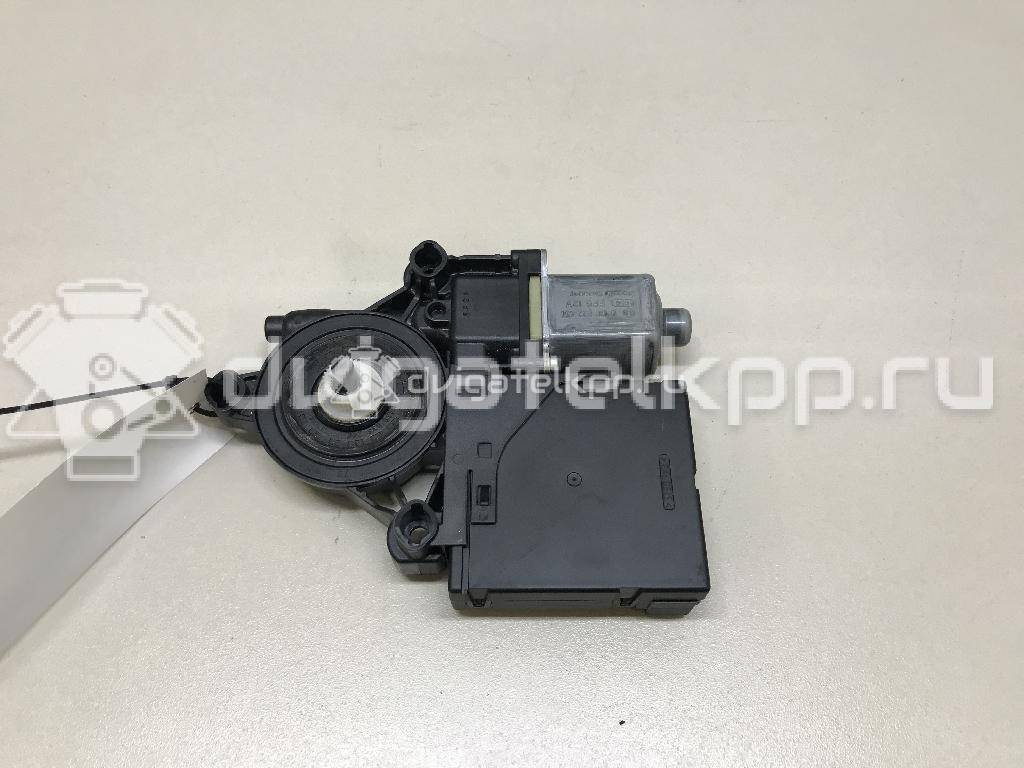 Фото Моторчик стеклоподъемника  3AA959702AZ05 для vw Passat [B7] {forloop.counter}}