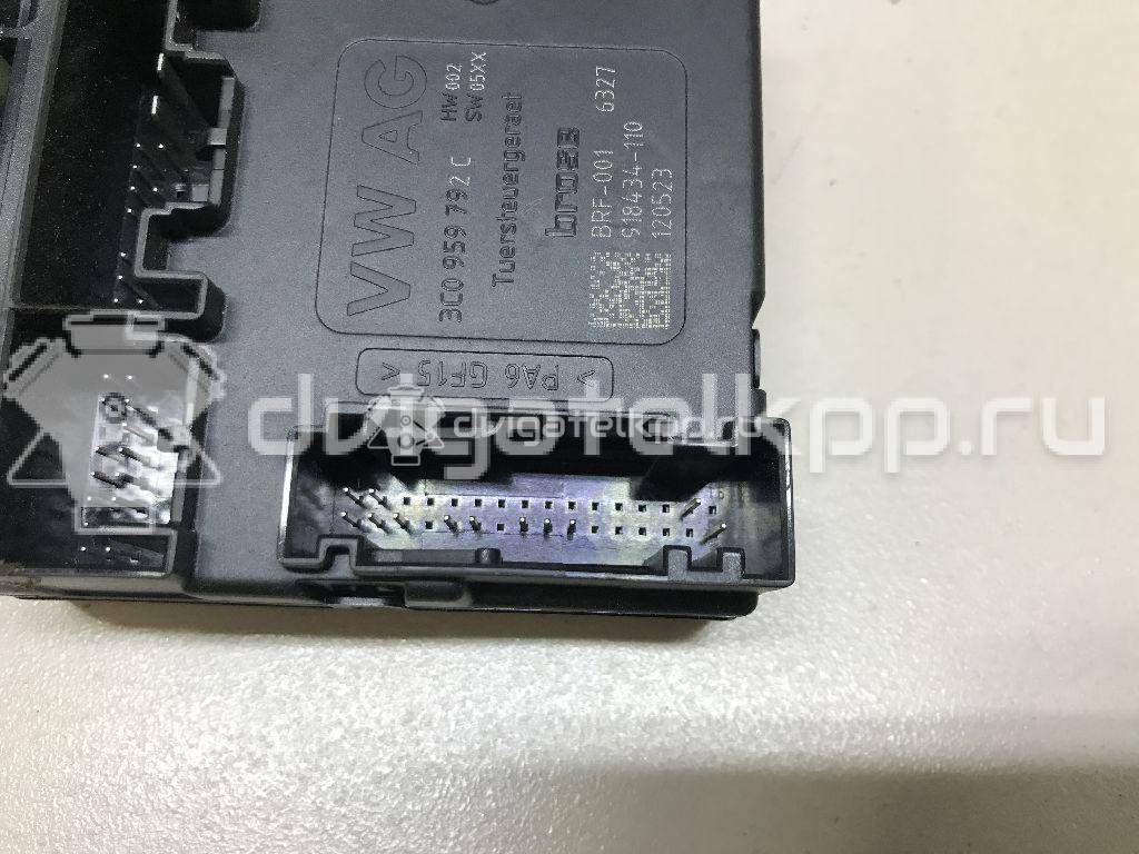 Фото Моторчик стеклоподъемника  3AA959702AZ05 для vw Passat [B7] {forloop.counter}}