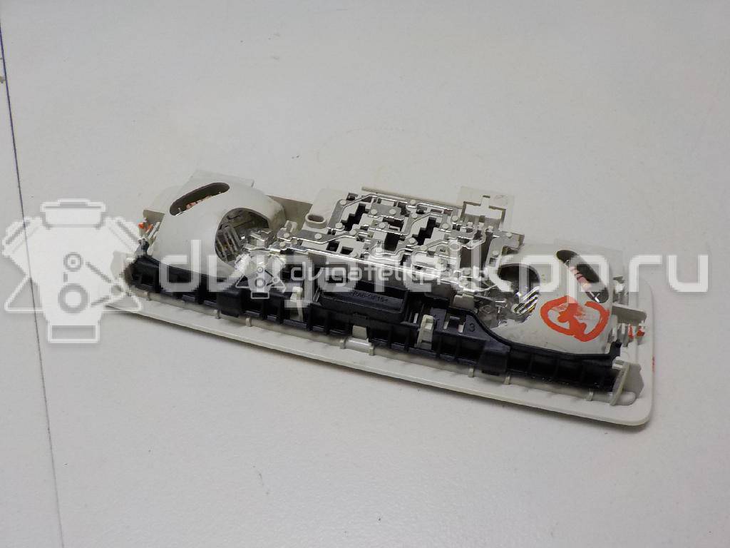 Фото Плафон салонный  5G0947291KNX1 для vw Passat [B8] {forloop.counter}}