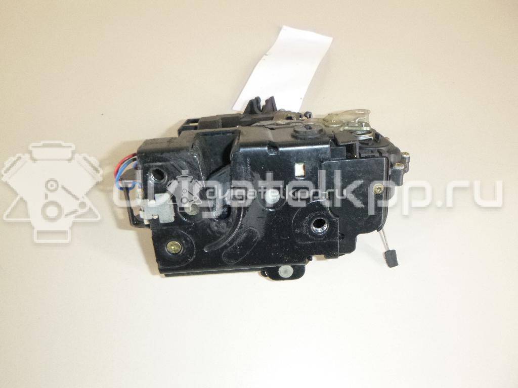 Фото Замок двери задней правой  3B4839016AG для Volkswagen Polo {forloop.counter}}