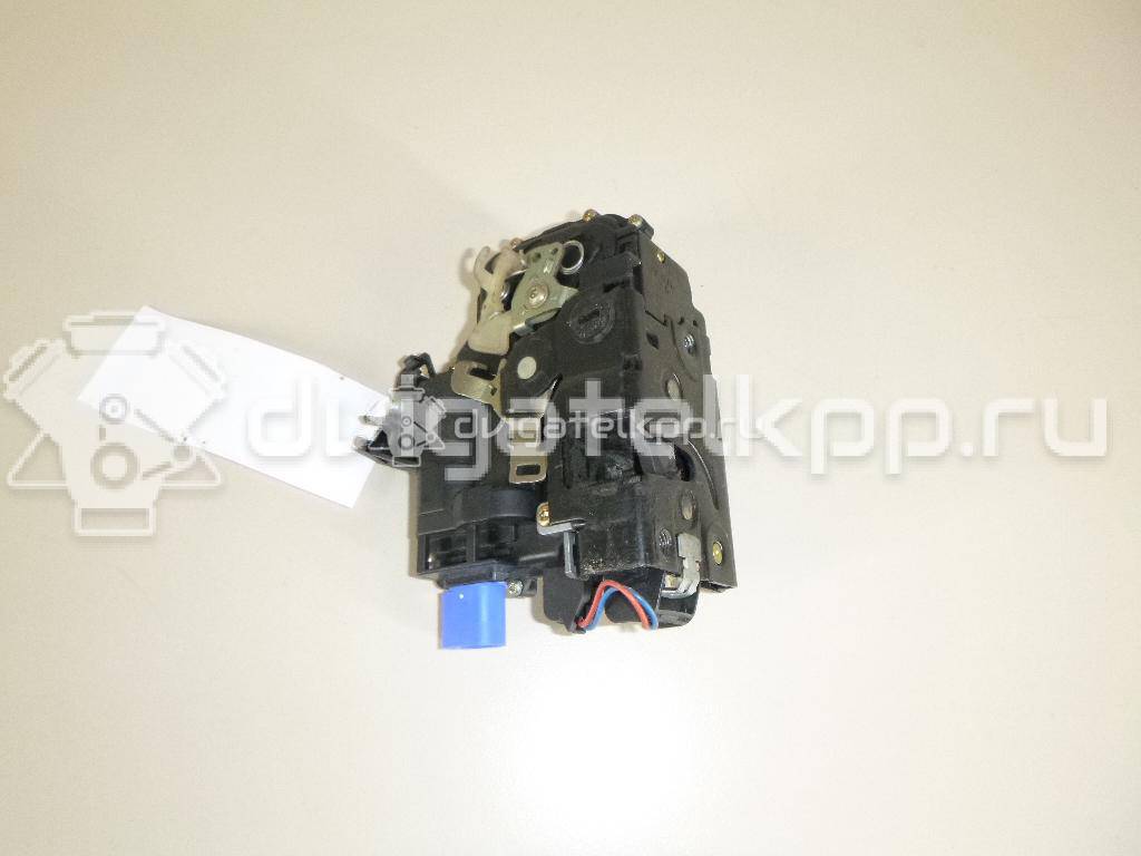 Фото Замок двери задней правой  3B4839016AG для Volkswagen Polo {forloop.counter}}