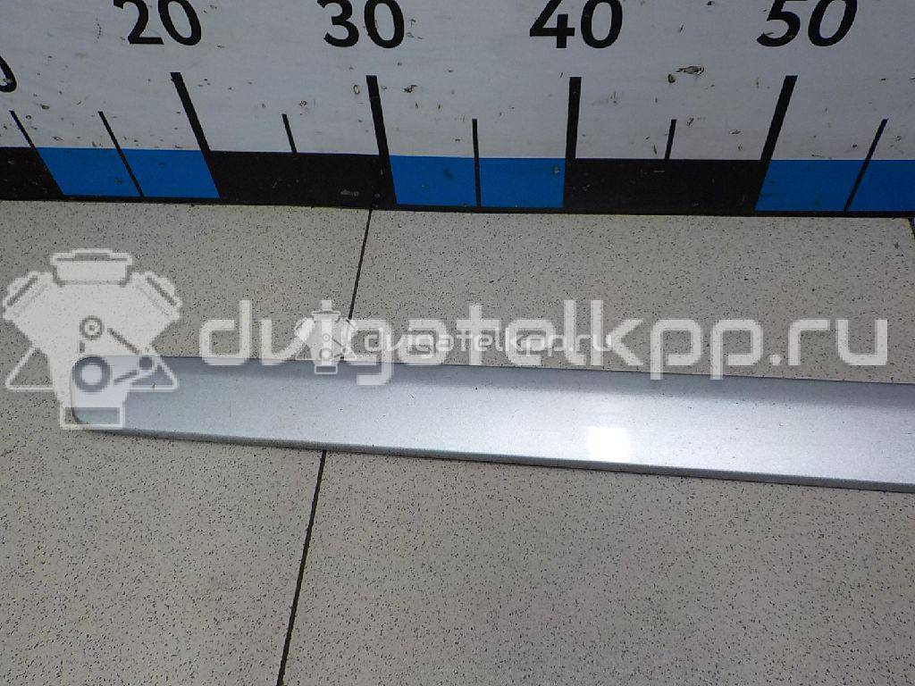 Фото Молдинг задней правой двери  6Q4853754AGRU для Volkswagen Polo {forloop.counter}}