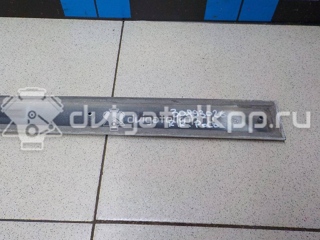 Фото Молдинг задней правой двери  6Q4853754AGRU для Volkswagen Polo {forloop.counter}}