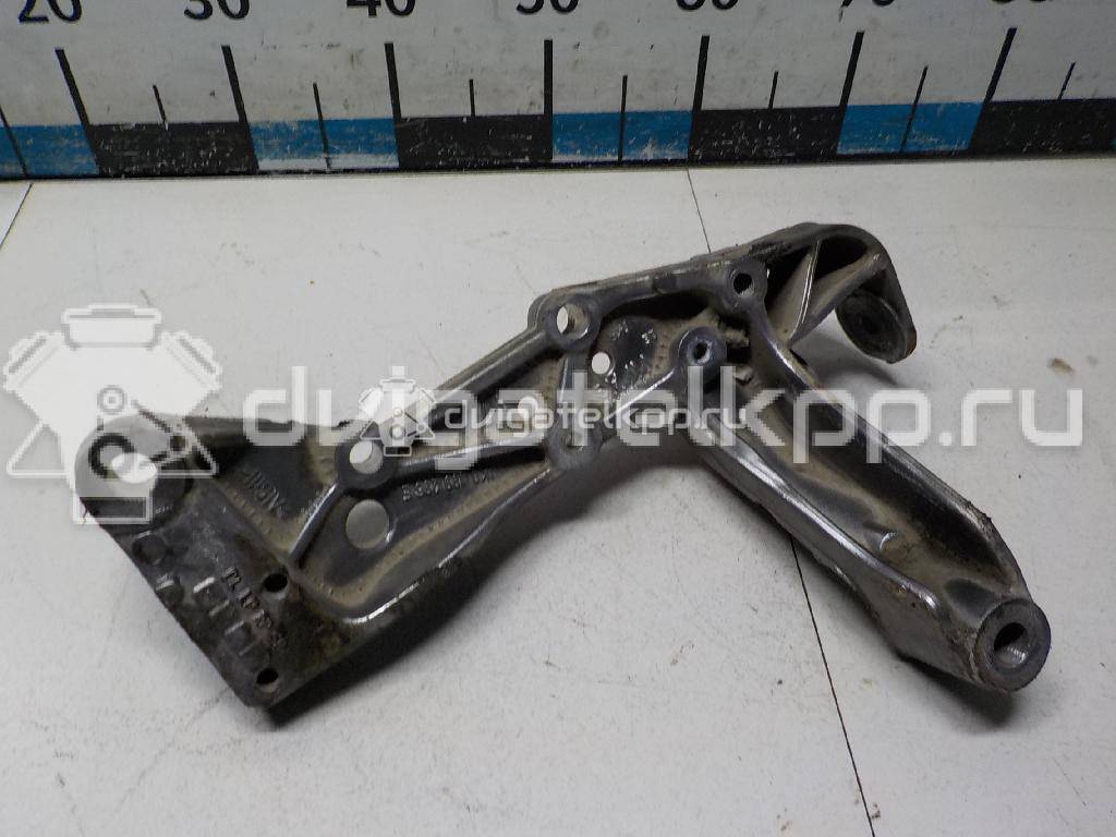 Фото Кронштейн переднего рычага  1K0199296F для Volkswagen Scirocco / Touran / Eos 1F7, 1F8 / Golf / Caddy {forloop.counter}}