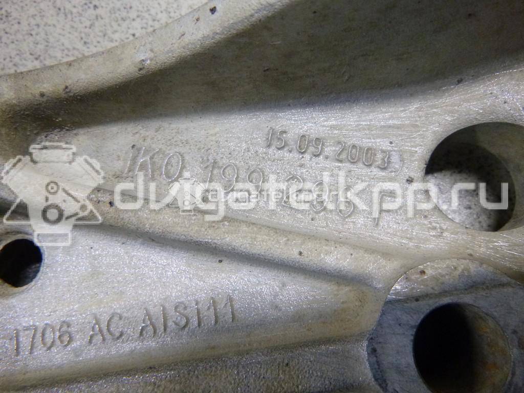 Фото Кронштейн переднего рычага  1K0199296F для Volkswagen Scirocco / Touran / Eos 1F7, 1F8 / Golf / Caddy {forloop.counter}}