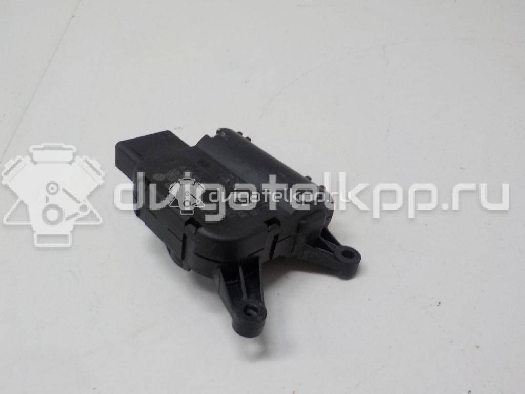 Фото Моторчик заслонки отопителя  8E1820511A для Audi A4 {forloop.counter}}