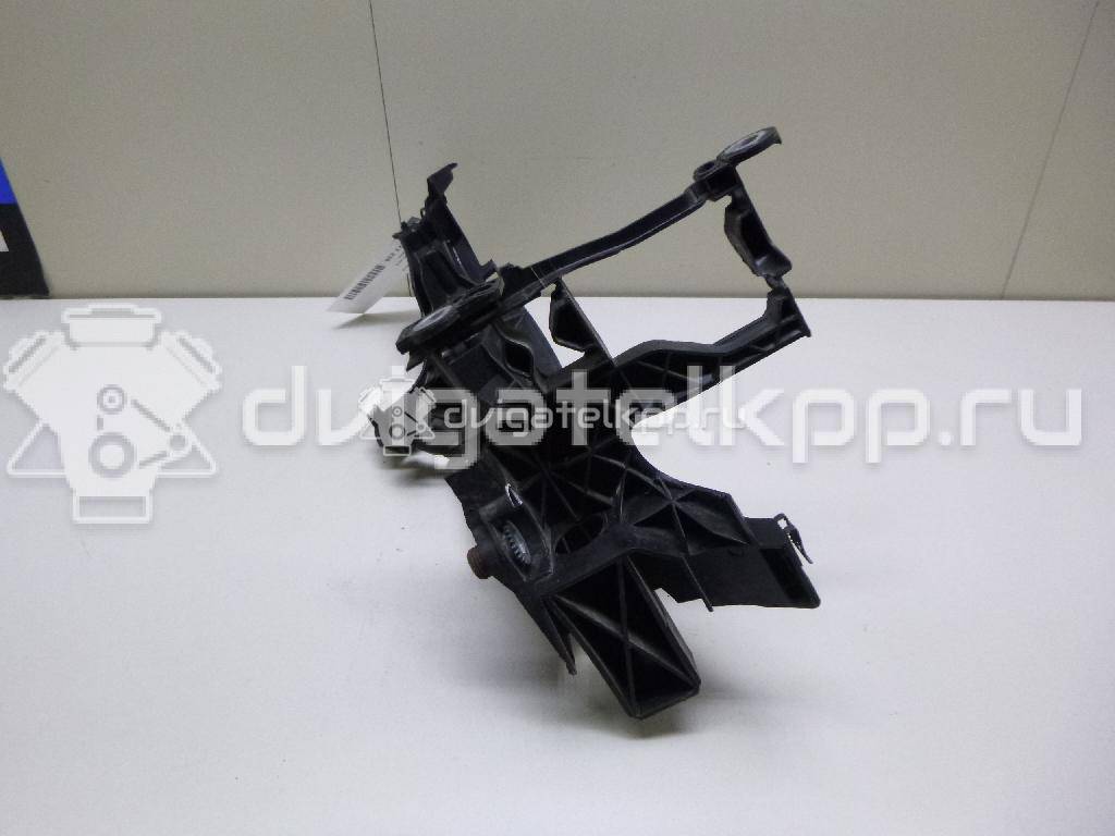 Фото Кронштейн фар левый  8K0805607B для Audi A4 {forloop.counter}}