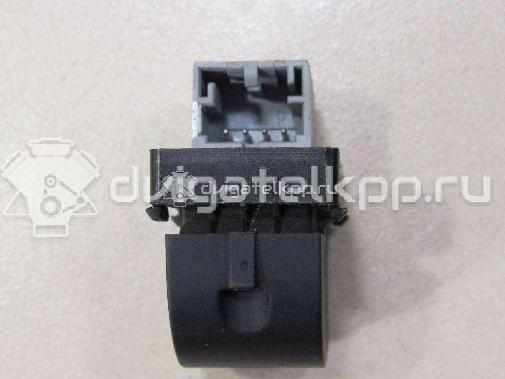 Фото Кнопка стеклоподъемника  8E0959855 для Audi A4 {forloop.counter}}