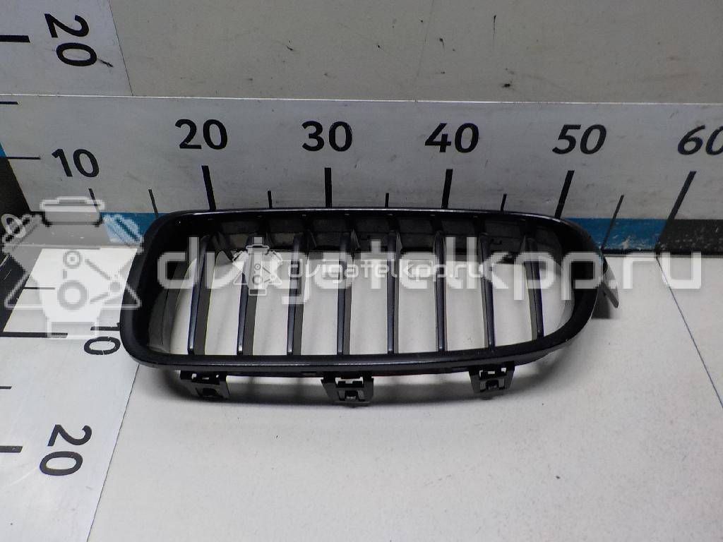 Фото Решетка радиатора левая  51137260497 для Bmw 3 {forloop.counter}}