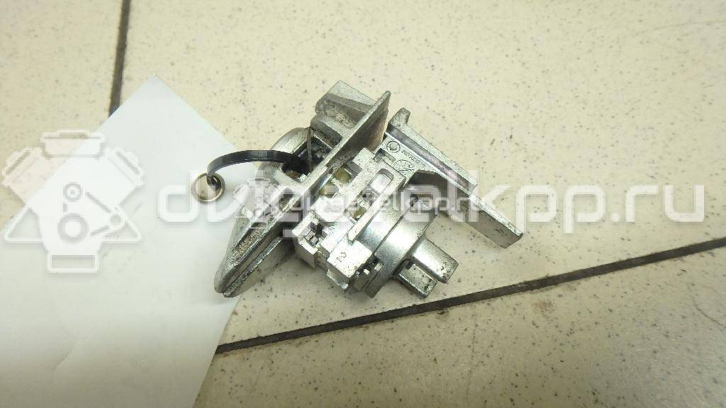 Фото Вставка замка двери лев.  1761359 для ford B-MAX {forloop.counter}}