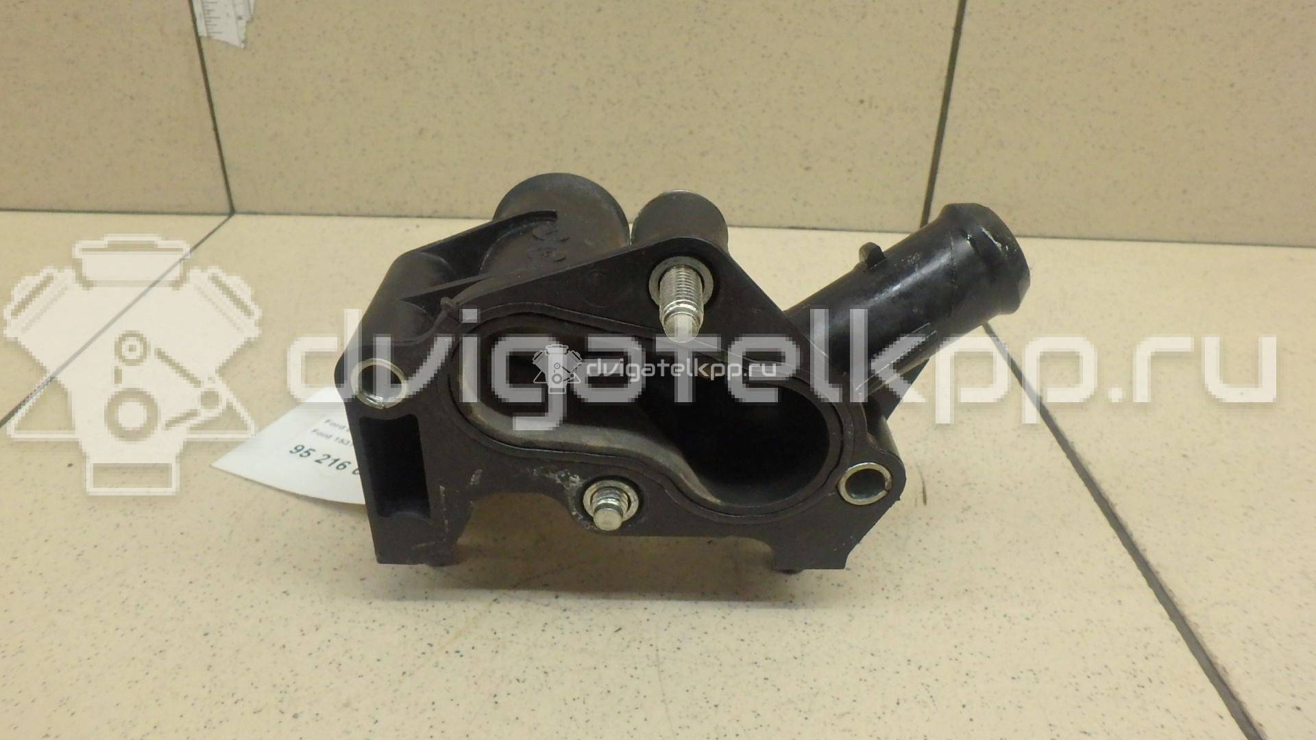 Фото Фланец двигателя системы охлаждения  1531004 для Ford Fiesta / Focus / Puma Ec / Fusion Ju {forloop.counter}}