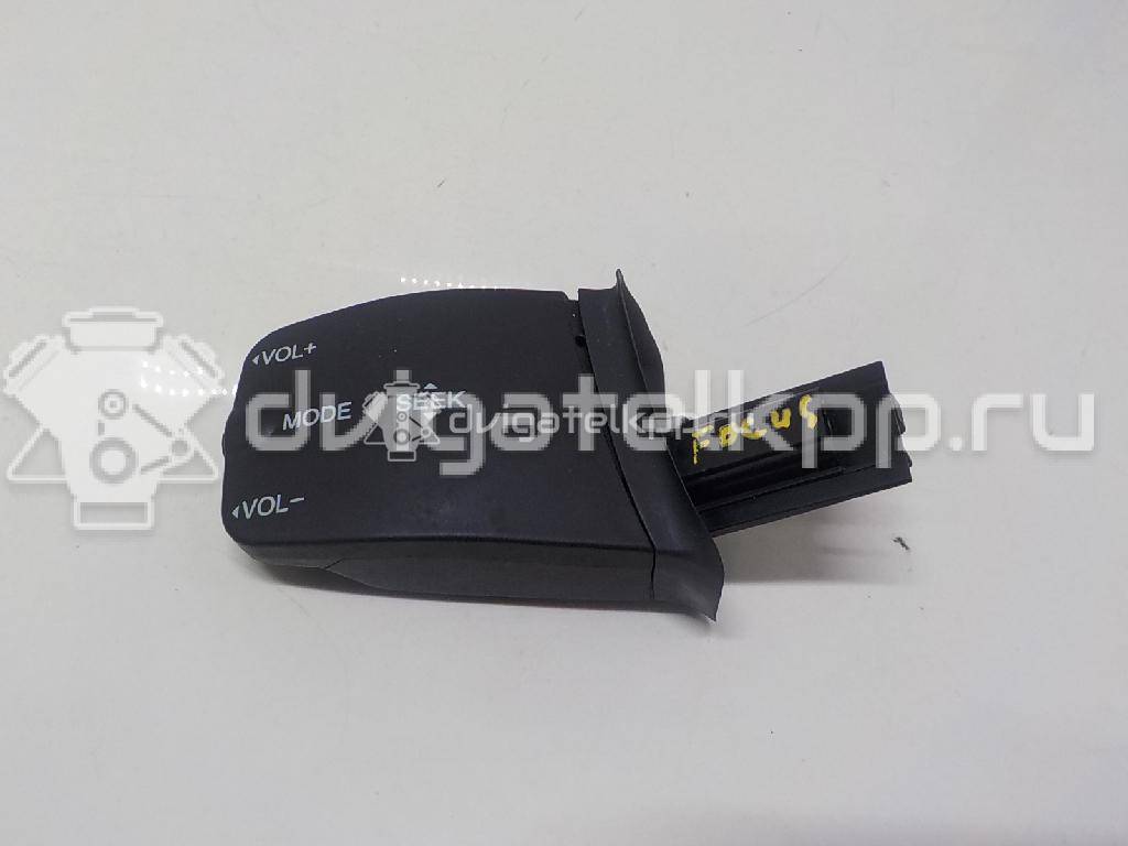 Фото Переключатель подрулевой управления магнитолой  1318961 для Ford Focus / Kuga / Transit / C-Max {forloop.counter}}