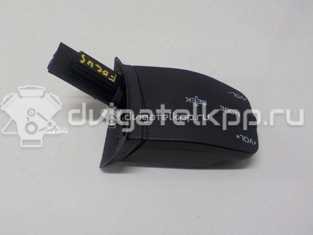 Фото Переключатель подрулевой управления магнитолой  1318961 для Ford Focus / Kuga / Transit / C-Max {forloop.counter}}