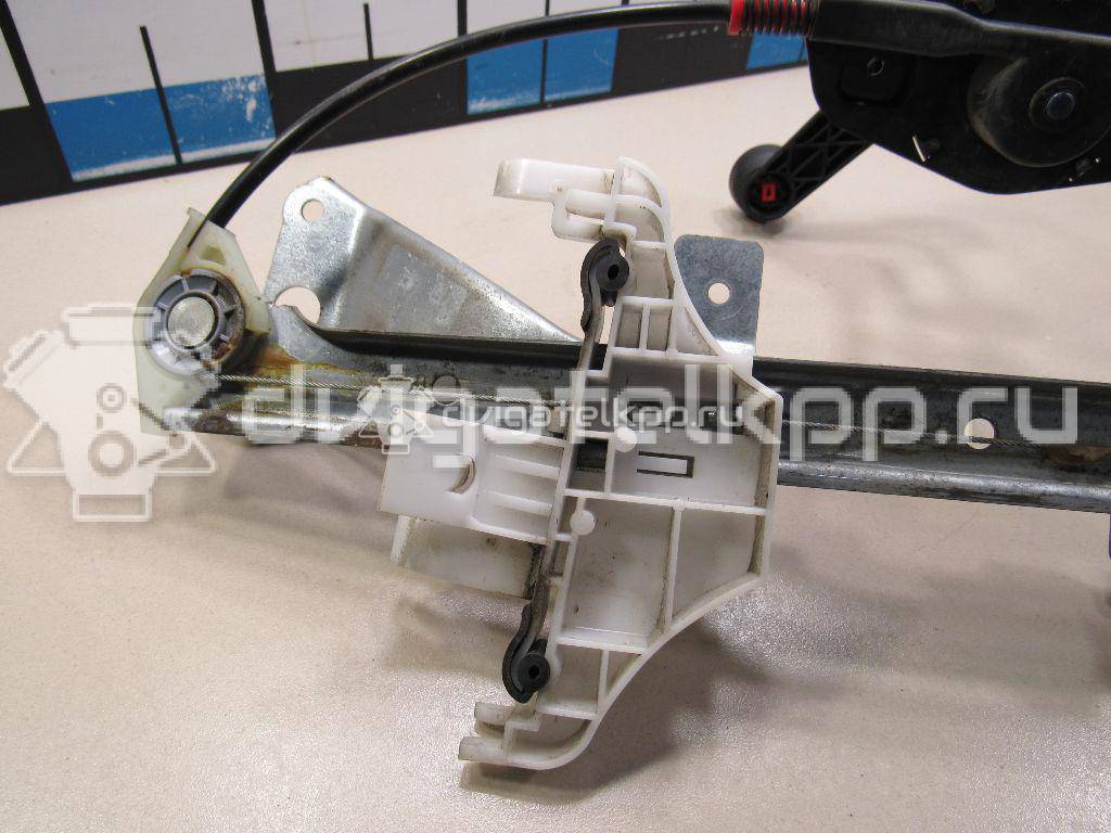 Фото Стеклоподъемник механ. задний правый  1528042 для Ford Fiesta {forloop.counter}}