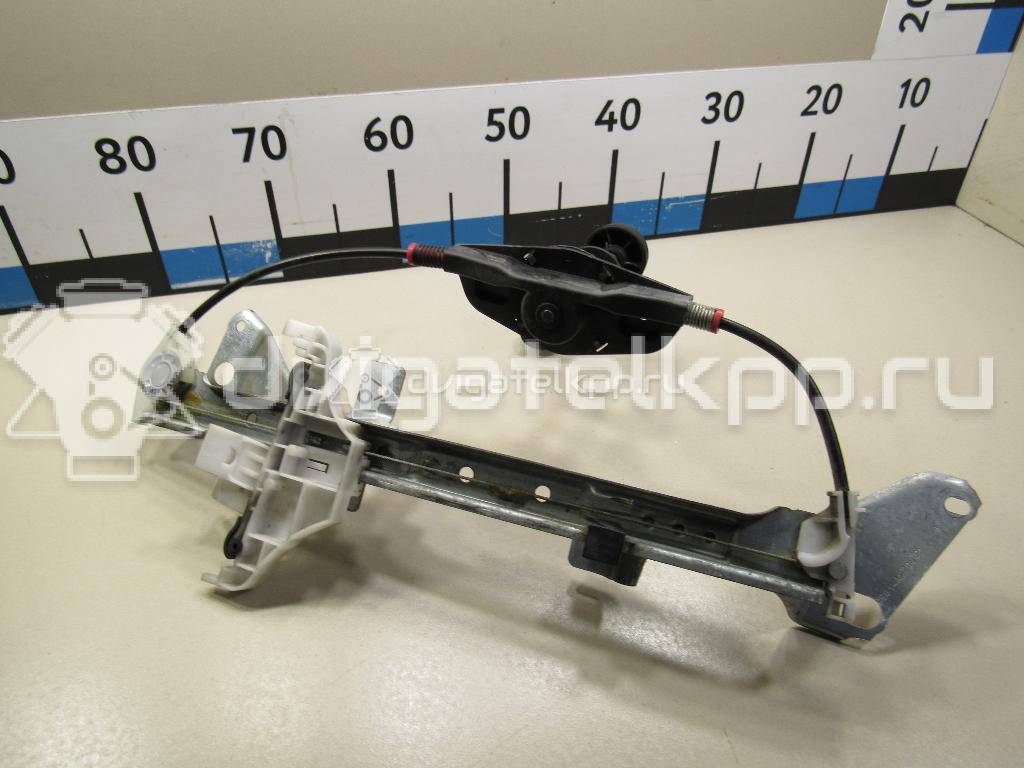 Фото Стеклоподъемник механ. задний правый  1528042 для Ford Fiesta {forloop.counter}}