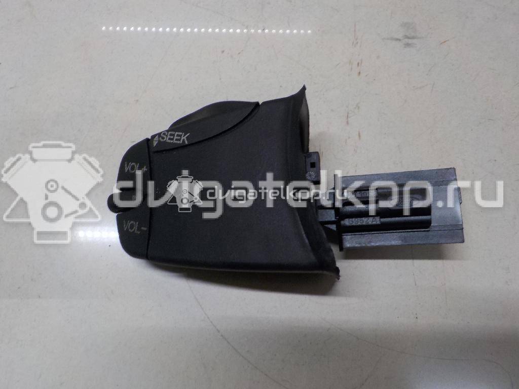 Фото Переключатель подрулевой управления магнитолой  1346664 для Ford Fiesta / Focus / Fusion Ju / Transit / Mondeo {forloop.counter}}