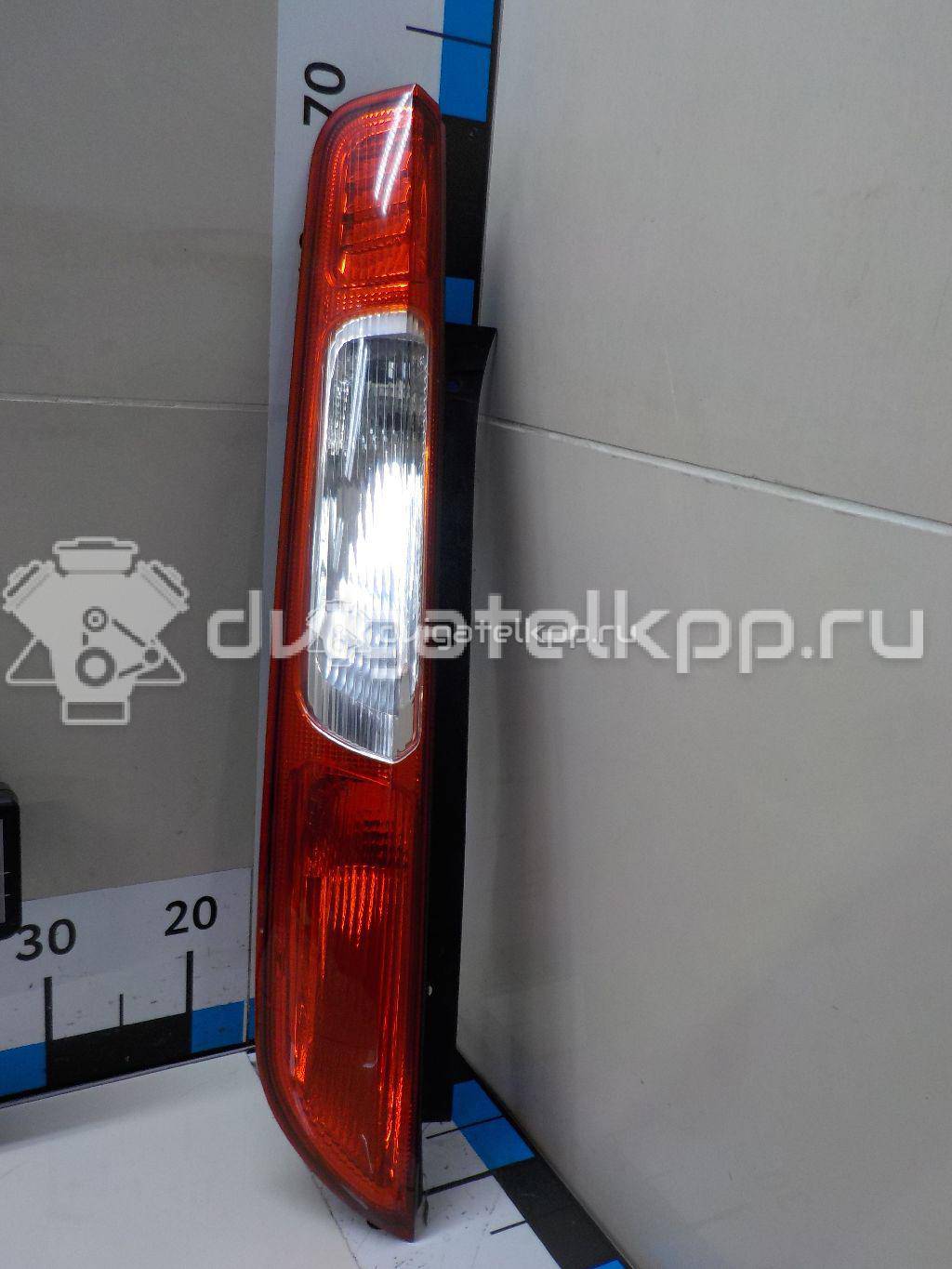 Фото Фонарь задний левый  1420451 для Ford Focus {forloop.counter}}
