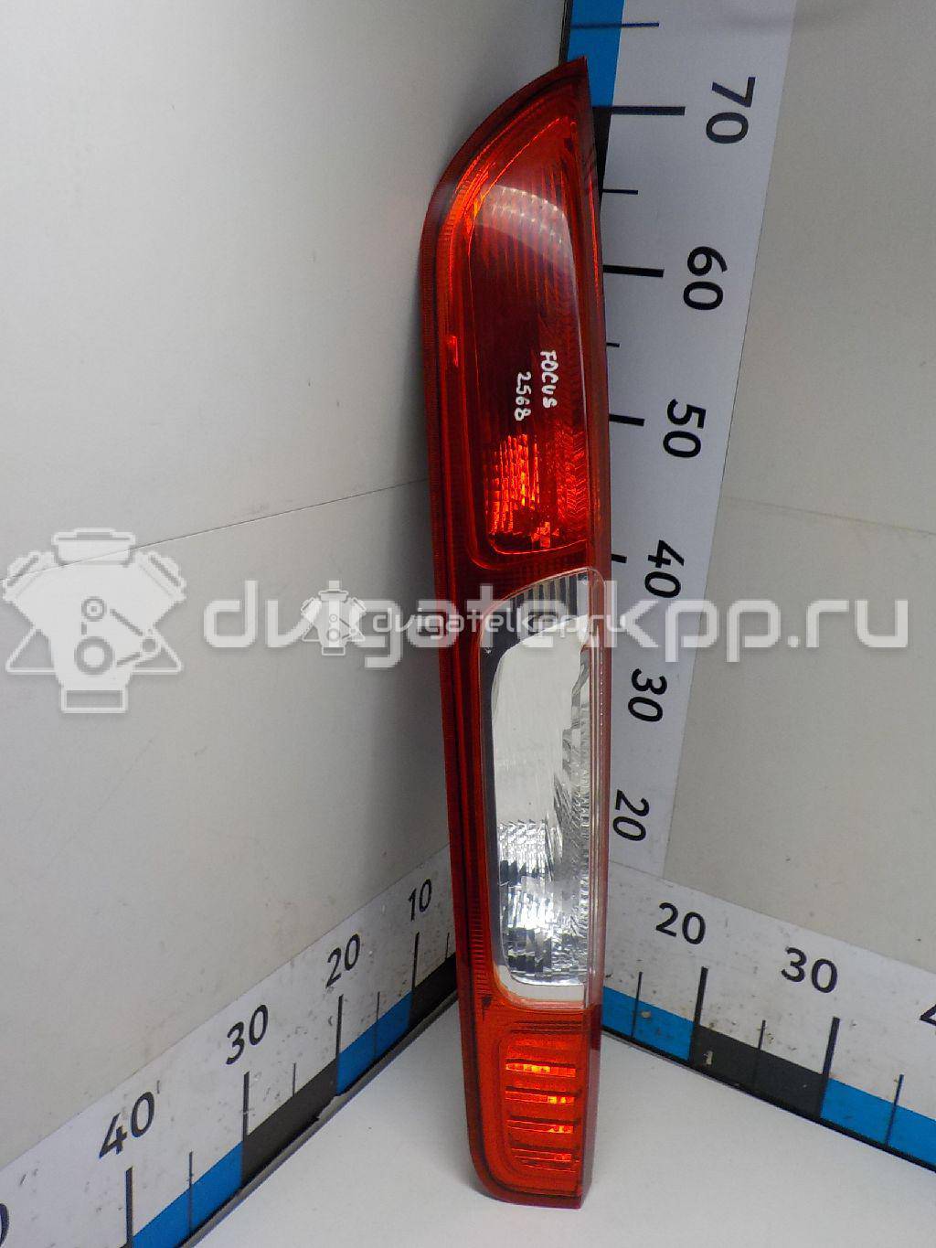 Фото Фонарь задний правый  1420450 для Ford Focus {forloop.counter}}
