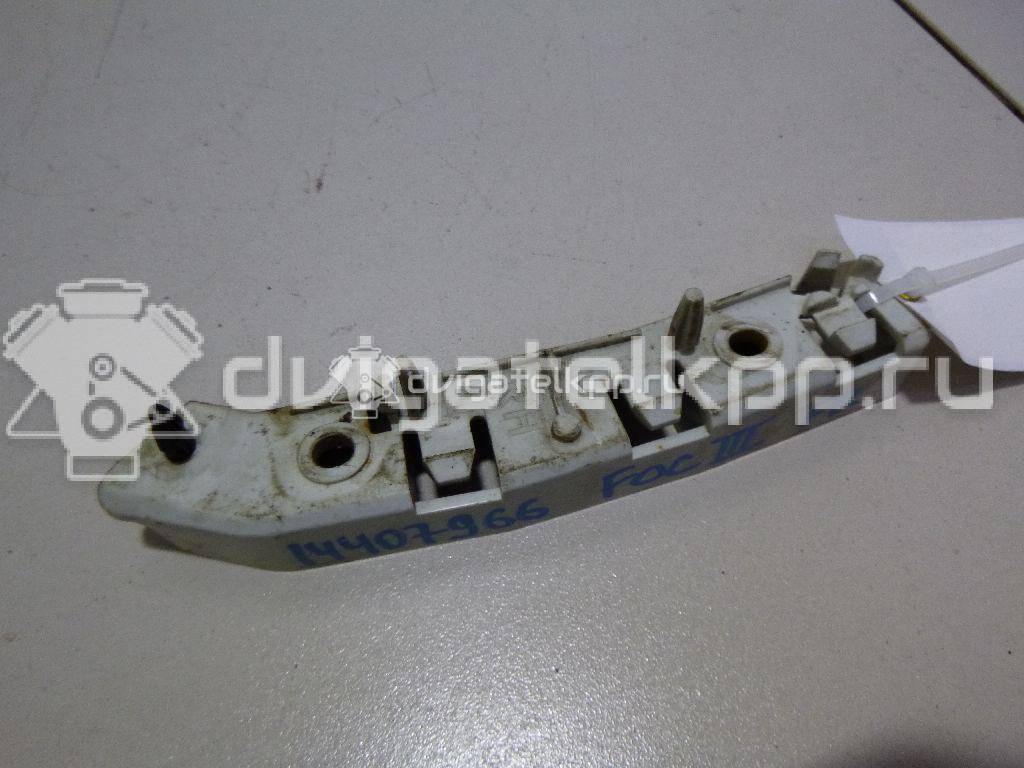 Фото Кронштейн переднего бампера правый  1718730 для Ford Focus {forloop.counter}}