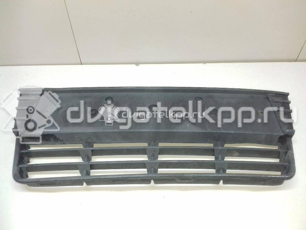 Фото Решетка в бампер центральная  1718734 для Ford Focus {forloop.counter}}