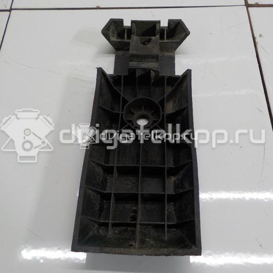 Фото Крепеж брызговика  20721840 для renault TRUCK Premium 2