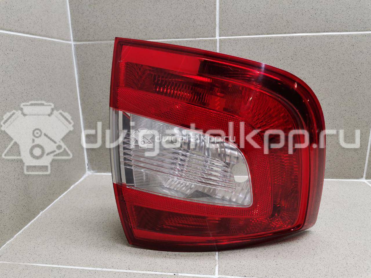 Фото Фонарь задний левый  5JH945111 для Skoda Rapid {forloop.counter}}