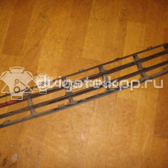 Фото Решетка в бампер центральная  1J0853677D для Volkswagen Golf