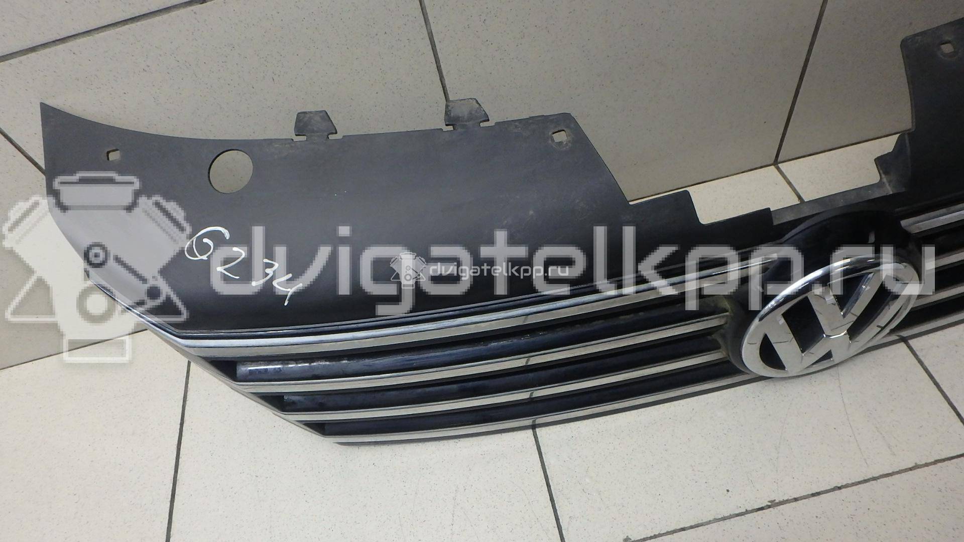 Фото Решетка радиатора  3AA853651OQE для Volkswagen Passat {forloop.counter}}