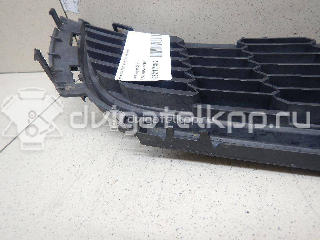 Фото Решетка в бампер центральная  6R0853677A9B9 для Volkswagen Polo {forloop.counter}}