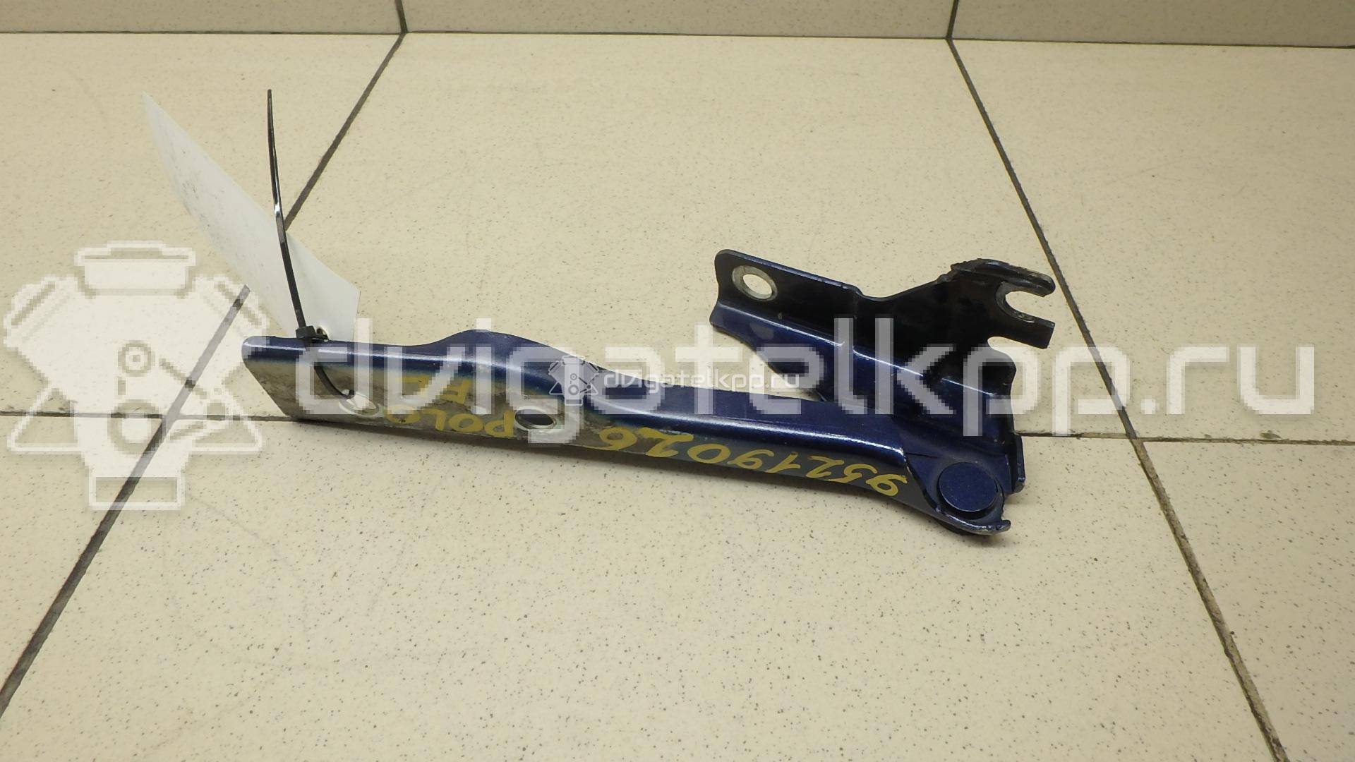 Фото Петля капота левая  6R0823301A для Volkswagen Polo {forloop.counter}}