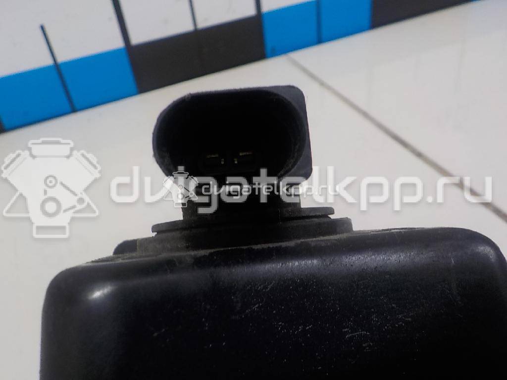 Фото Фара противотуманная правая  6R0941062D для Volkswagen Polo / Jetta {forloop.counter}}