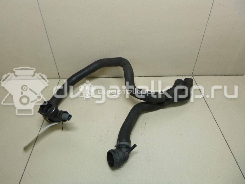Фото Патрубок радиатора  5Q0121049AC для audi A3 [8V] {forloop.counter}}