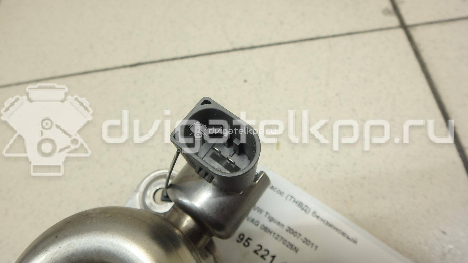 Фото Насос (ТНВД) бензиновый  06H127025N для audi A4 [B8] {forloop.counter}}