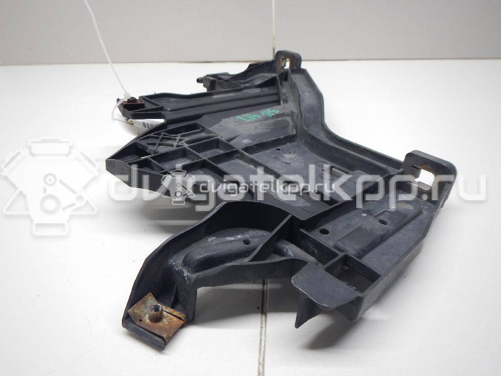 Фото Кронштейн крепления фары  8K0941453 для Audi A4 {forloop.counter}}