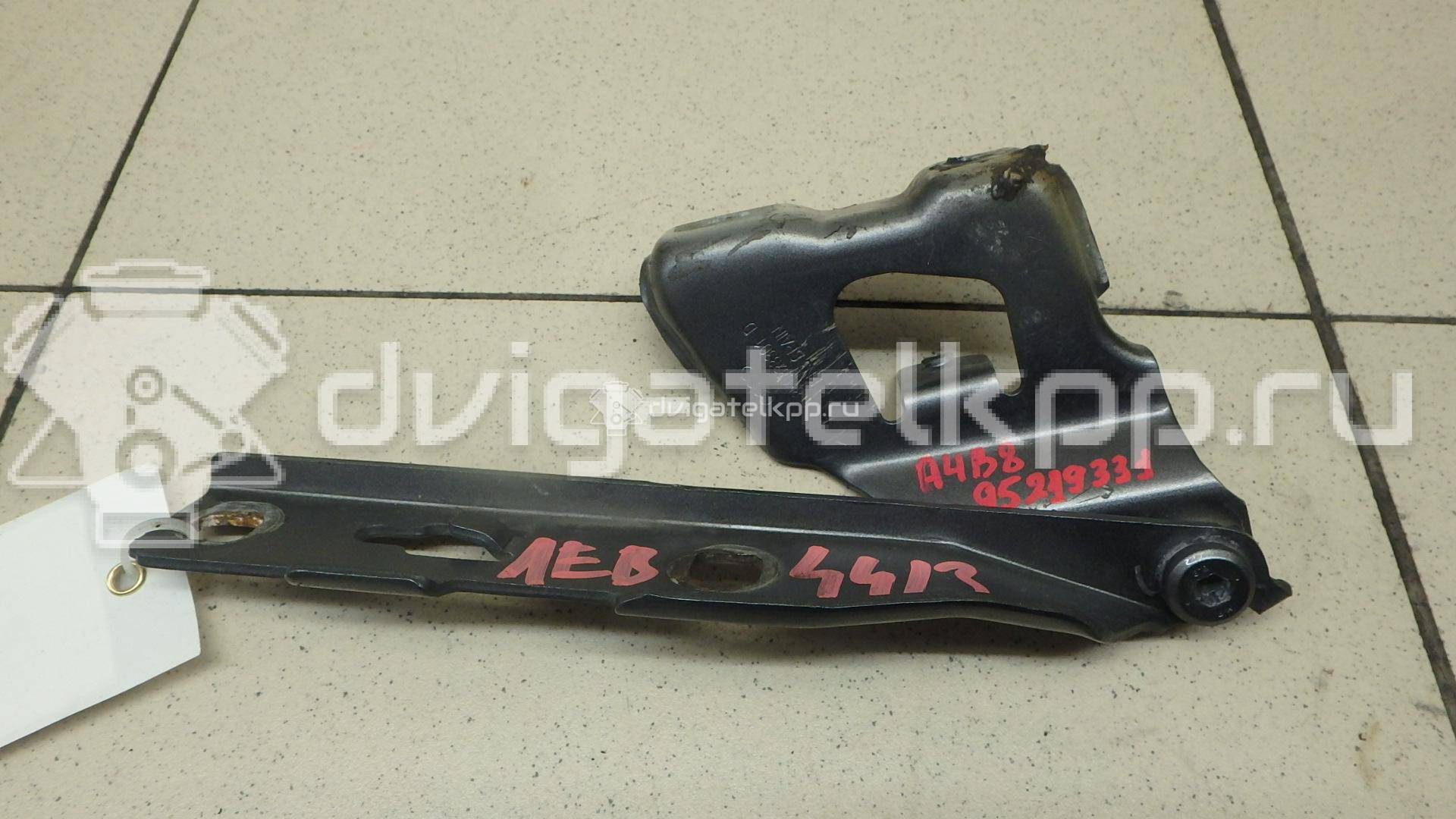 Фото Петля капота левая  8k0823301d для Audi A4 {forloop.counter}}