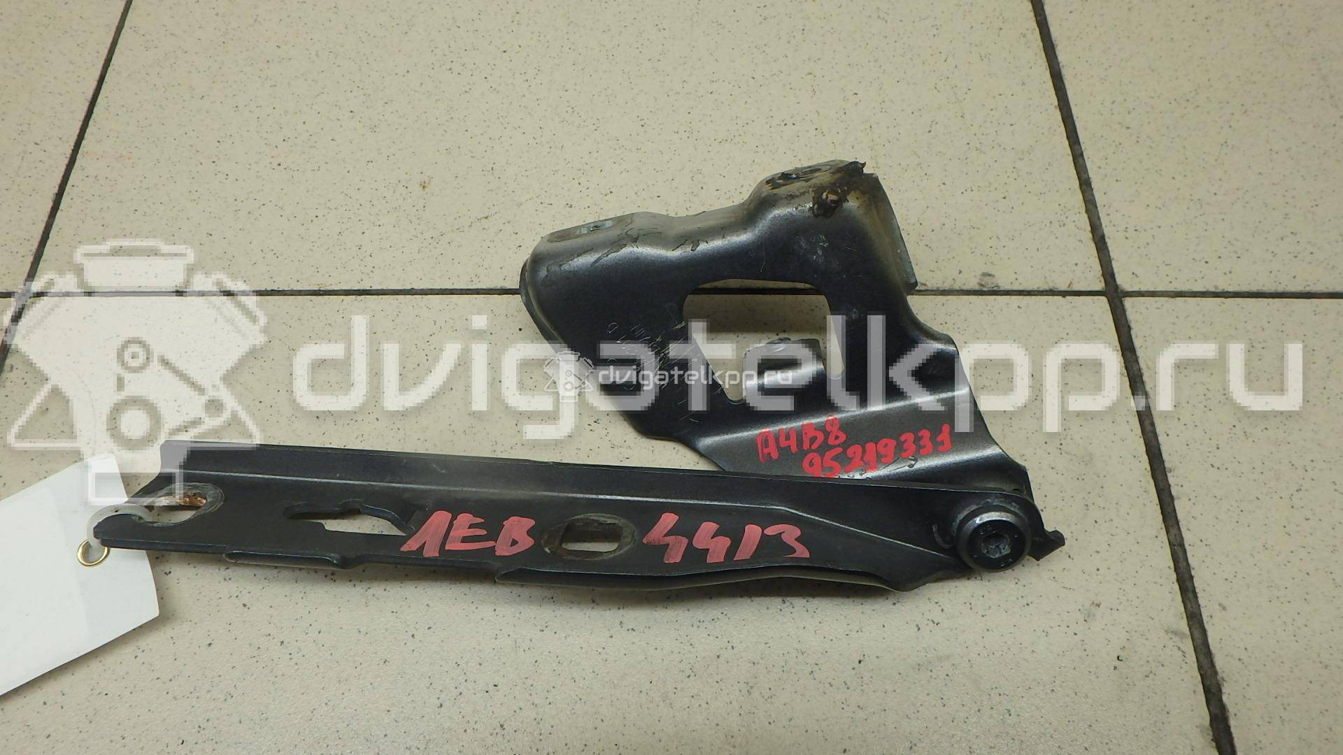 Фото Петля капота левая  8k0823301d для Audi A4 {forloop.counter}}