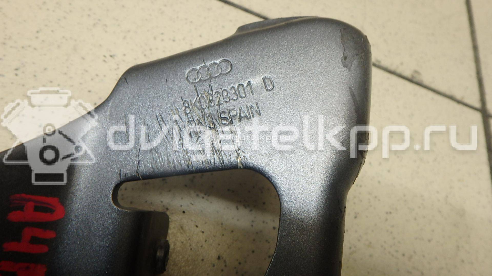 Фото Петля капота левая  8k0823301d для Audi A4 {forloop.counter}}