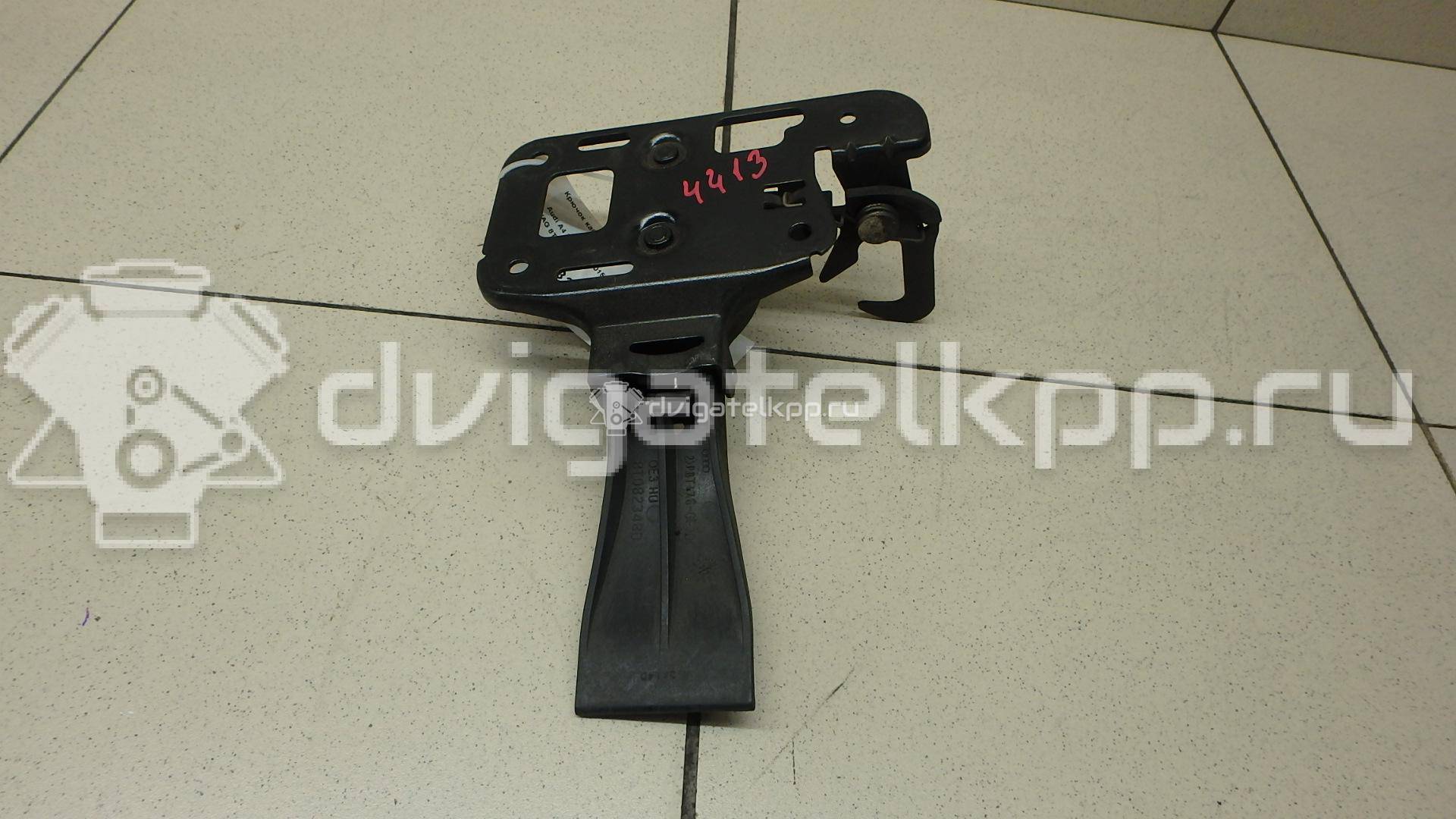Фото Крючок капота  8T0823480 для audi A4 [B8] {forloop.counter}}
