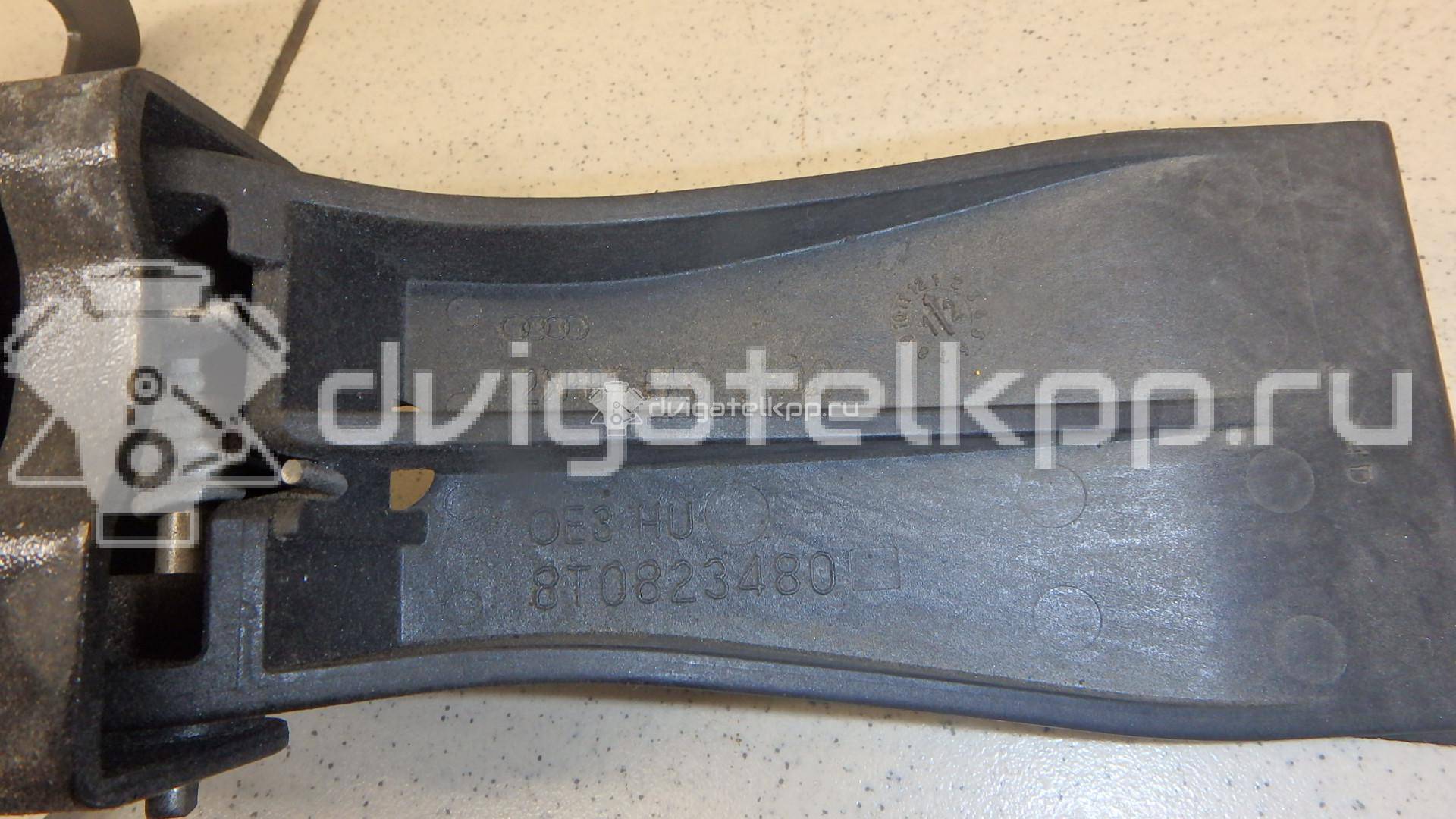 Фото Крючок капота  8T0823480 для audi A4 [B8] {forloop.counter}}