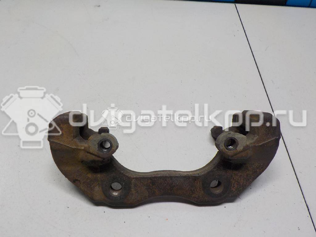 Фото Скоба суппорта переднего  1471710 для Ford Focus / C-Max {forloop.counter}}
