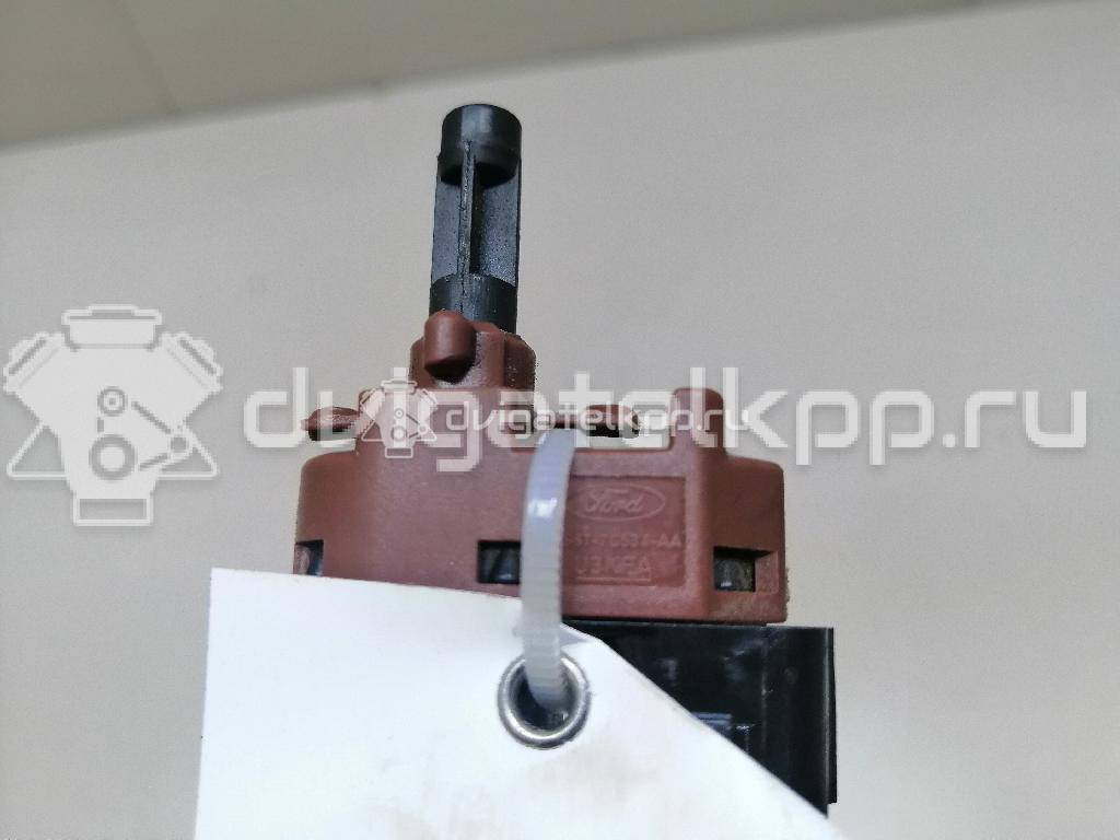 Фото Датчик педали сцепления  2s6t7c534aa для Ford Fiesta / Focus / Galaxy / Cougar Ec / Fusion Ju {forloop.counter}}
