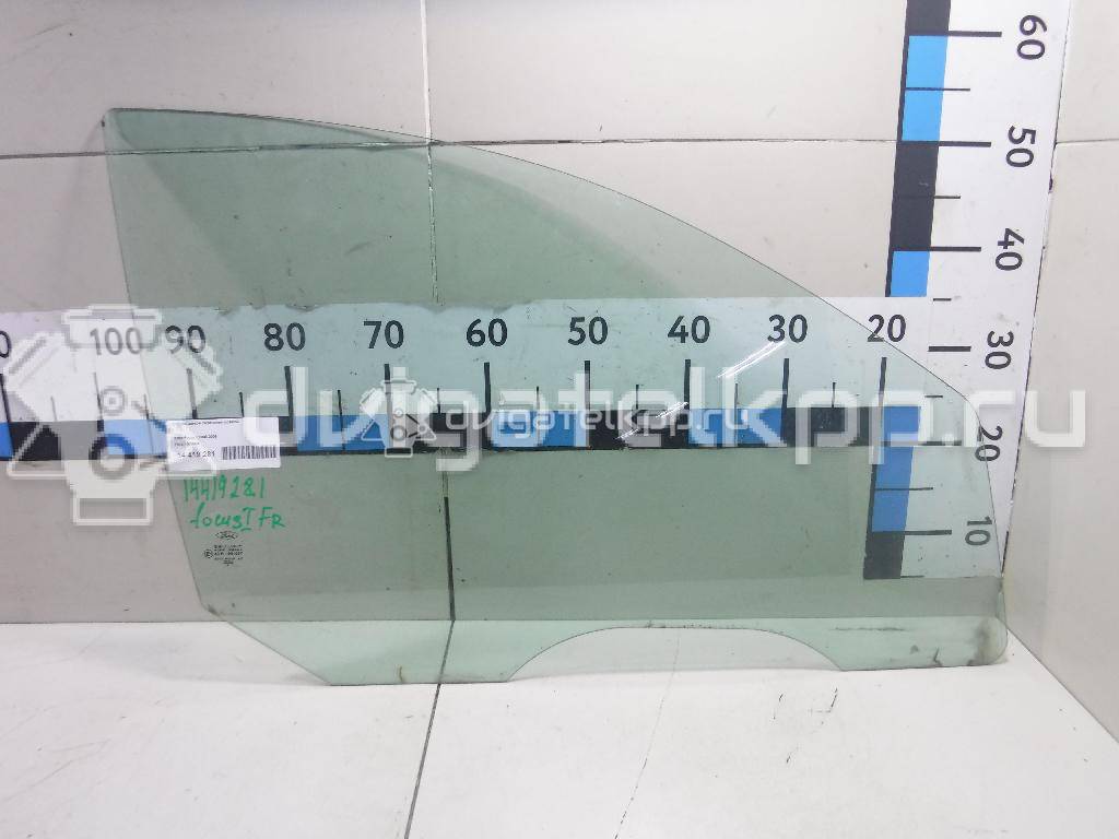 Фото Стекло двери передней правой  1088904 для Ford Focus {forloop.counter}}