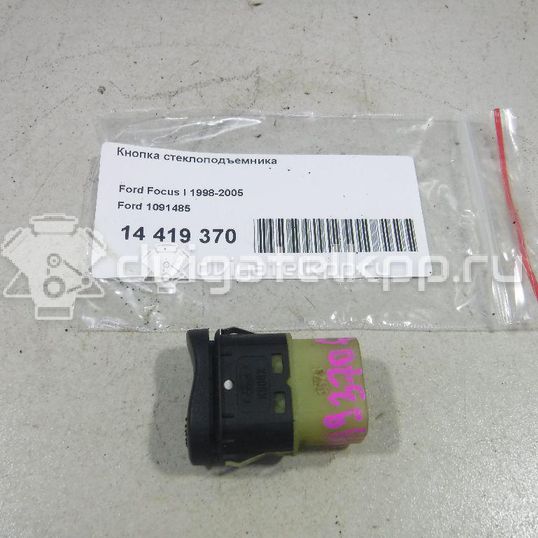 Фото Кнопка стеклоподъемника  1091485 для Ford Focus